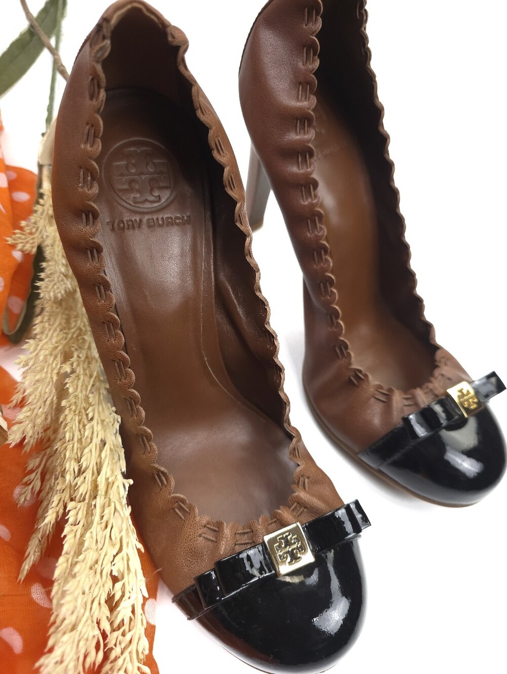 Tory Burch Camel Black Cap Toe Baby Doll heels Sz 10